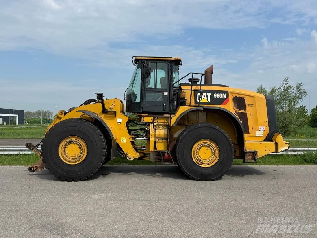 CAT 980M Naudoti ratiniai krautuvai