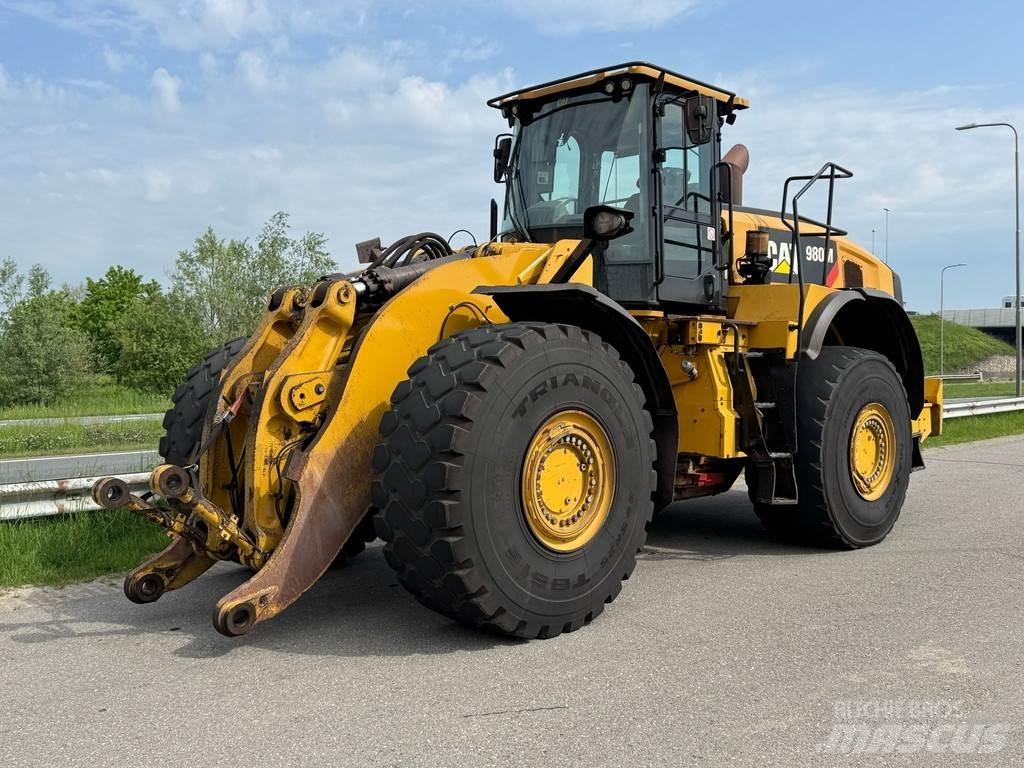 CAT 980M Naudoti ratiniai krautuvai