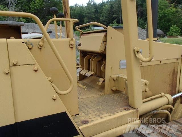 CAT D 3 C Vikšriniai buldozeriai