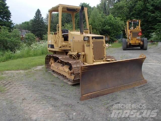 CAT D 3 C Vikšriniai buldozeriai