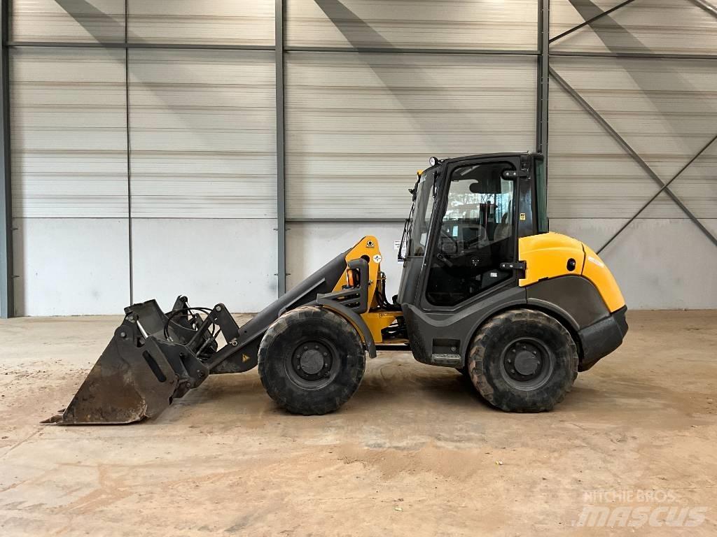 Mecalac AX 850 Naudoti ratiniai krautuvai