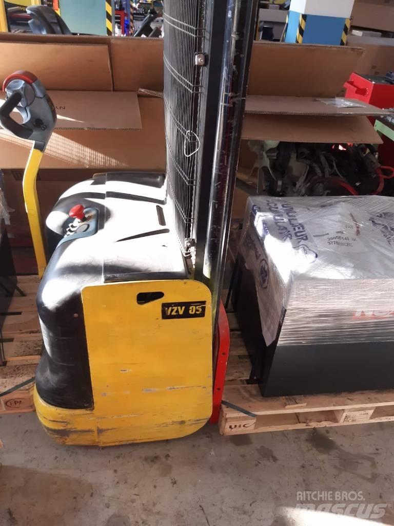 Hyster S 1.2 Rankiniai vėžimėliai