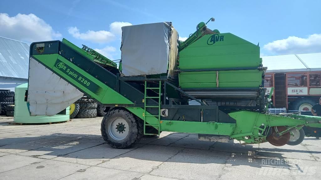 AVR spirit 8200 Šakniavaisių kombainai