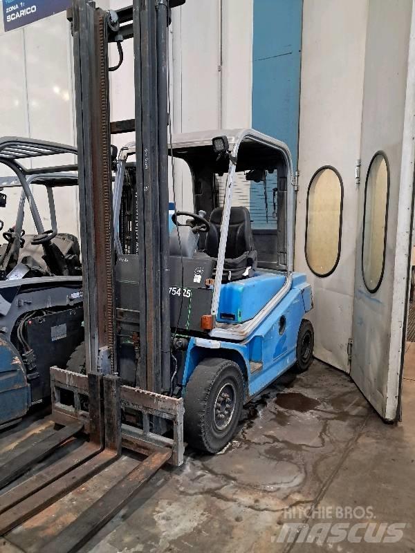 Cesab DRAGO HN 250 Dyzeliniai krautuvai