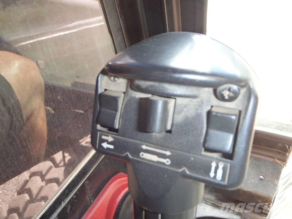 Bobcat S 300 Krautuvai su šoniniu pasukimu