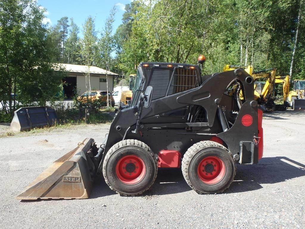 Bobcat S 300 Krautuvai su šoniniu pasukimu