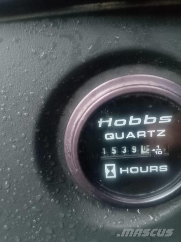 Hyundai 140W-7A Ratiniai ekskavatoriai