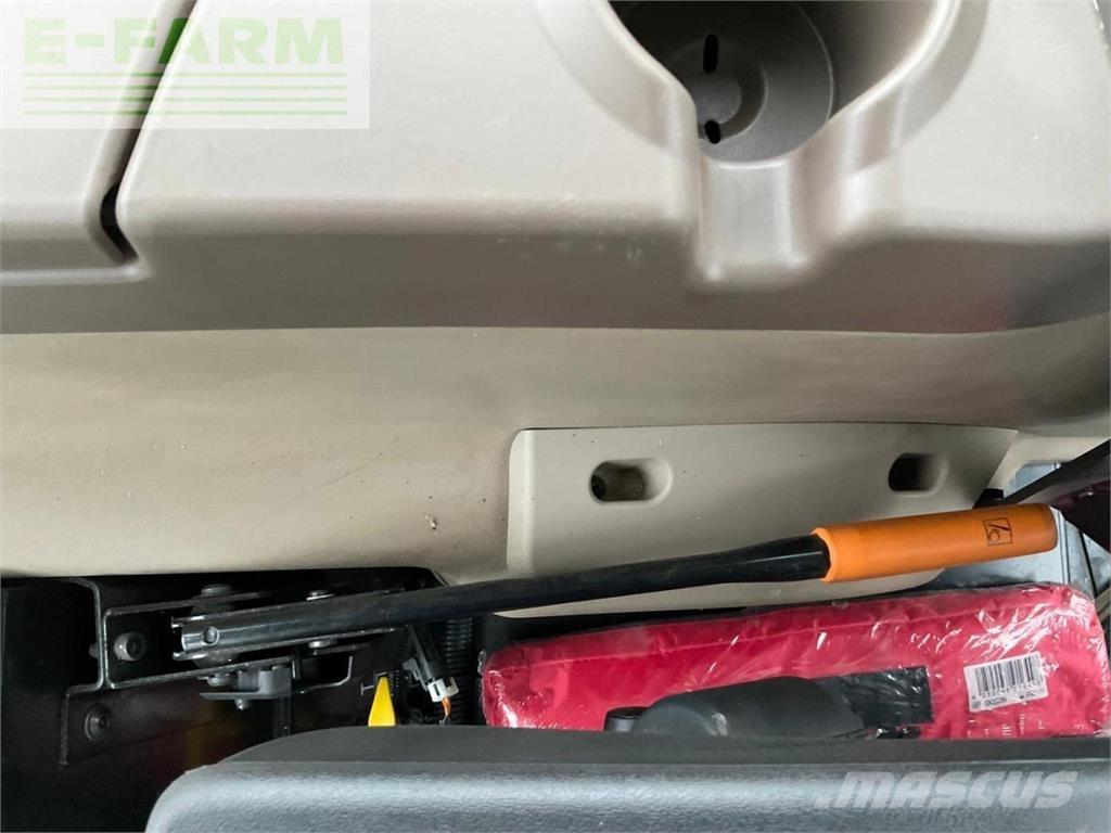 John Deere 5058E Traktoriai