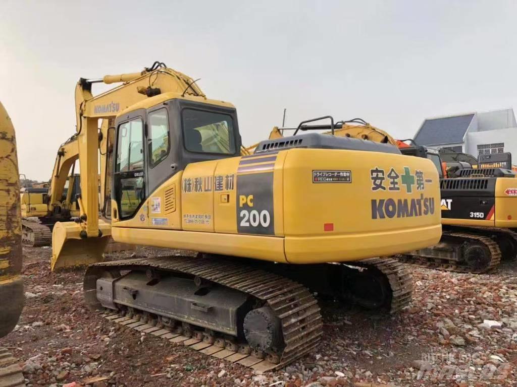 Komatsu 200-7 Vikšriniai ekskavatoriai