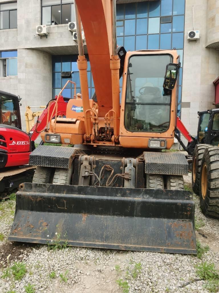 Doosan DH 210 W-7 Ratiniai ekskavatoriai