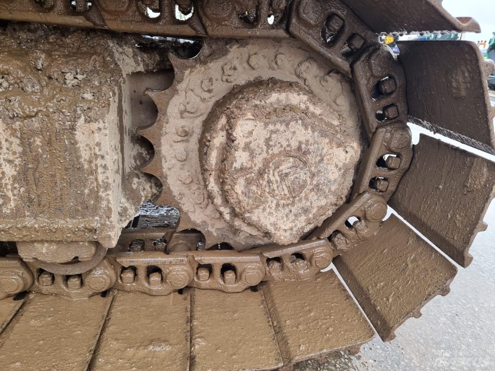 JCB JS 220 LC Vikšriniai ekskavatoriai