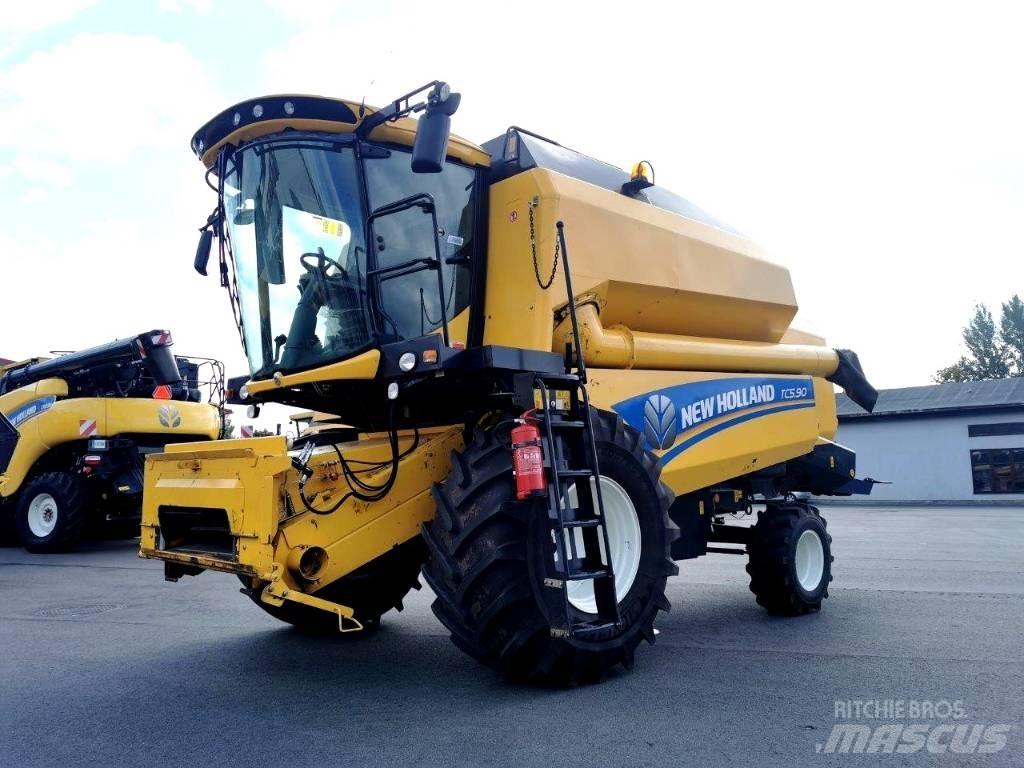 New Holland TC 5.70 Derliaus nuėmimo kombainai