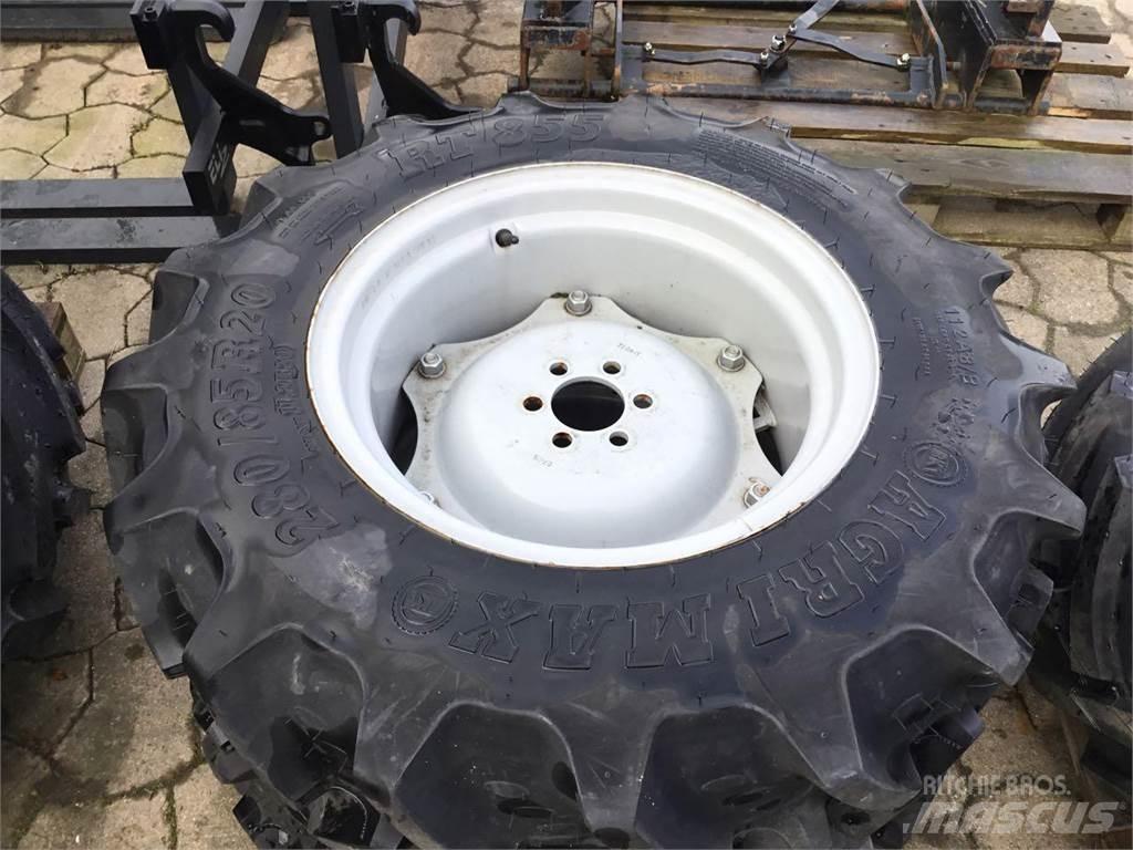 BKT 280/85R20 Padangos, ratai ir ratlankiai