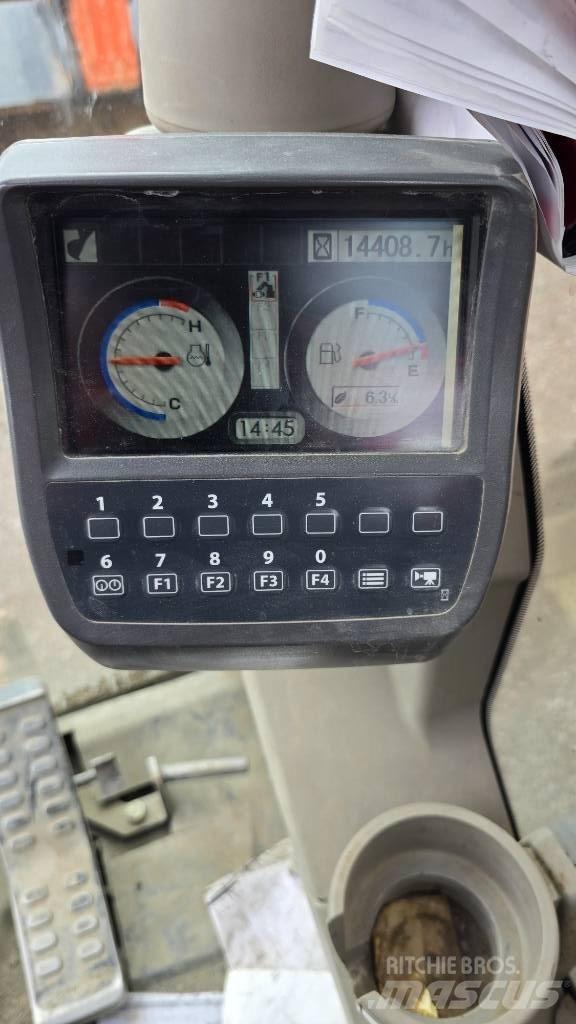 Hitachi ZX225USRLC-3 Vikšriniai ekskavatoriai