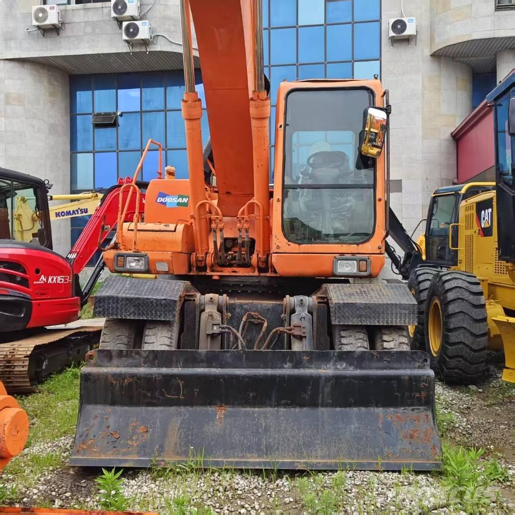 Doosan DH 210 W-7 Ratiniai ekskavatoriai