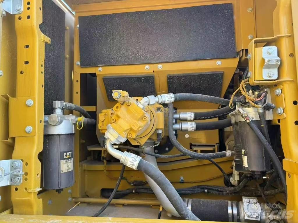 CAT 345GC Vikšriniai ekskavatoriai