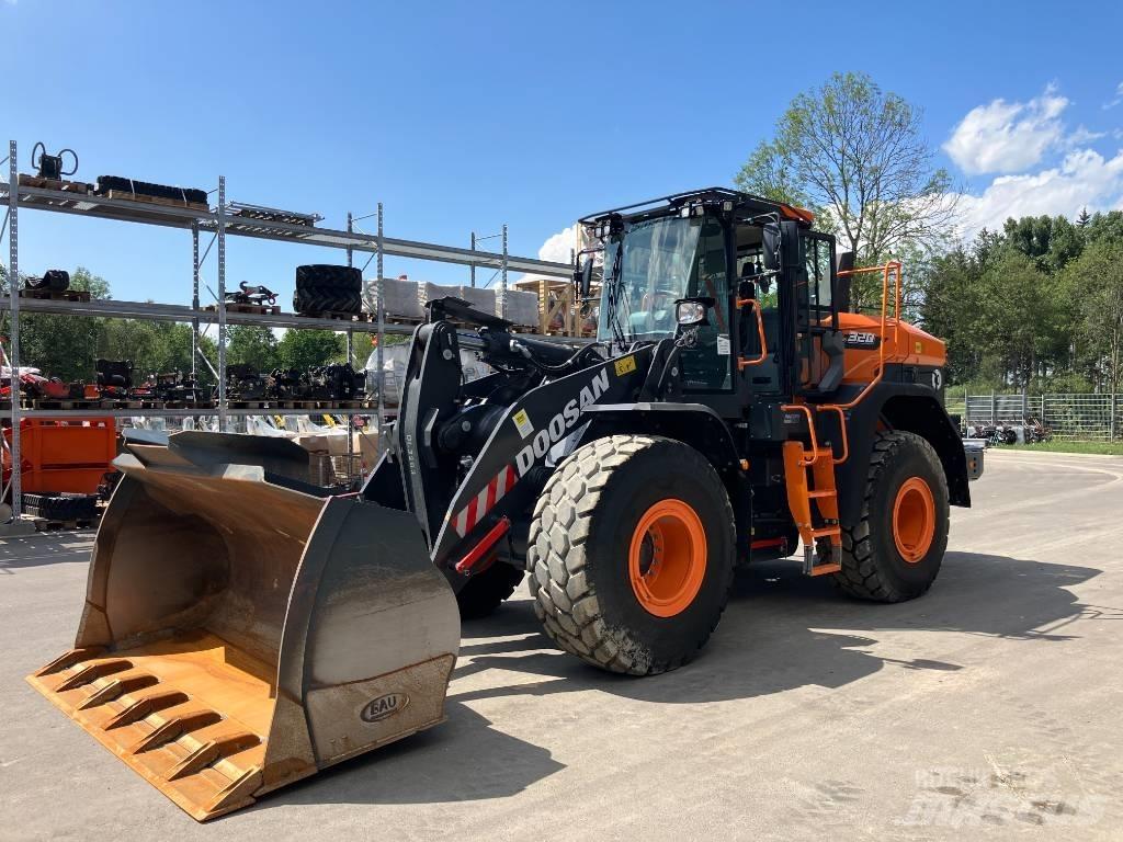 Doosan DL 320-7 Naudoti ratiniai krautuvai
