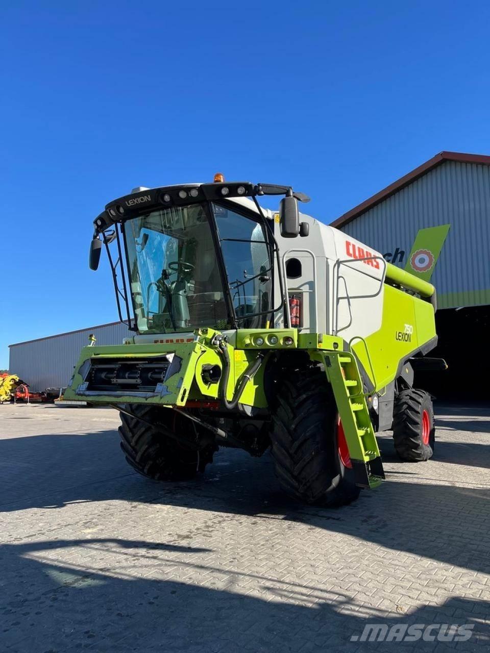 CLAAS Lexion 750 Derliaus nuėmimo kombainai