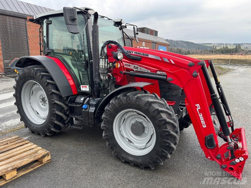 Massey Ferguson 5713 Traktoriai