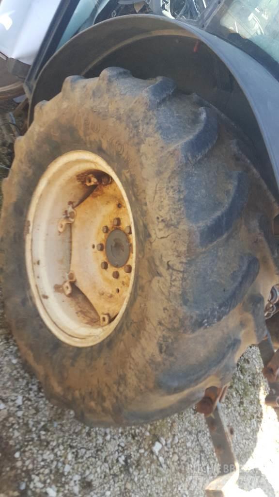  Pneus 420/70R24 Padangos, ratai ir ratlankiai