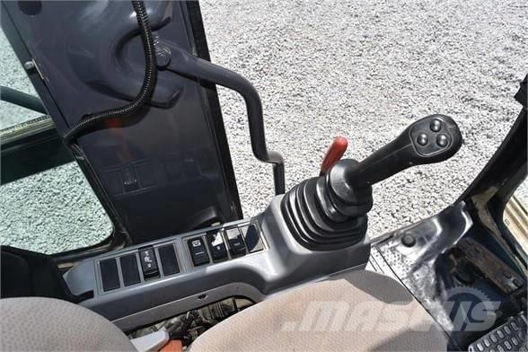 Hitachi ZX 135 Vikšriniai ekskavatoriai
