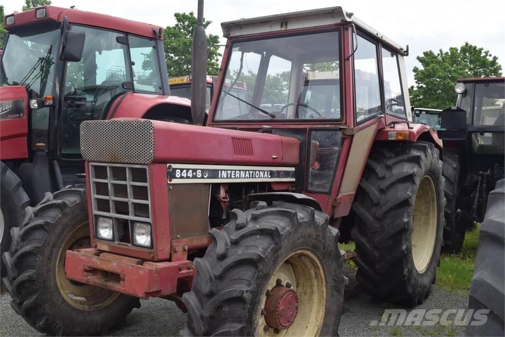 Case IH 844 A/S Traktoriai