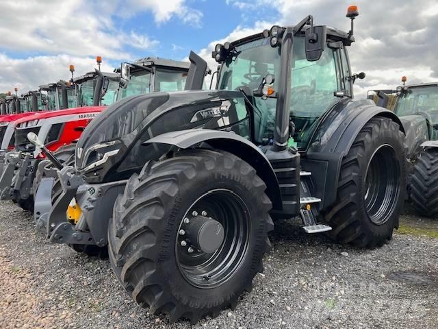 Valtra T215A Traktoriai