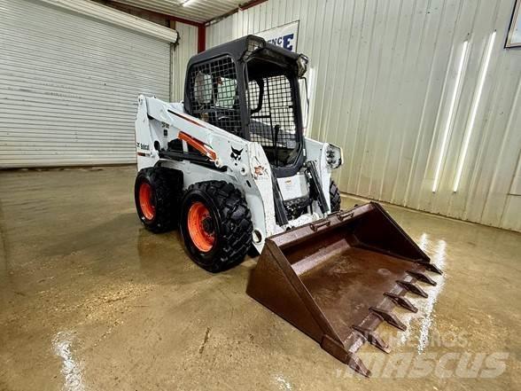 Bobcat S630 Krautuvai su šoniniu pasukimu