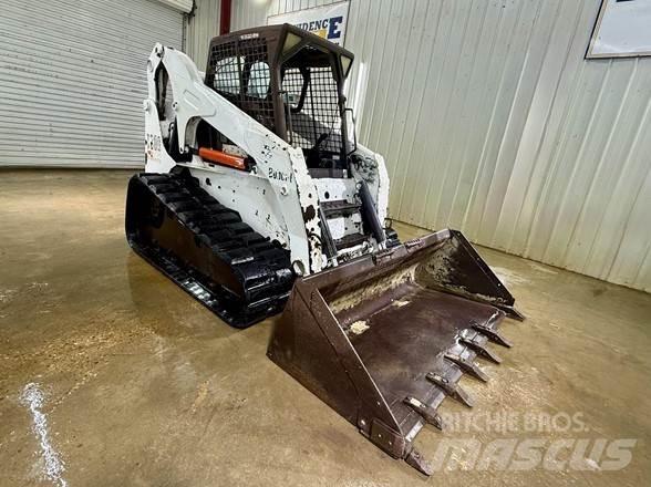 Bobcat T300 Krautuvai su šoniniu pasukimu