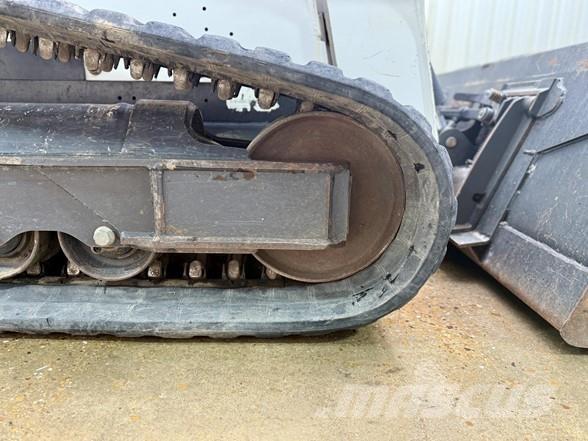 Bobcat T770 Krautuvai su šoniniu pasukimu