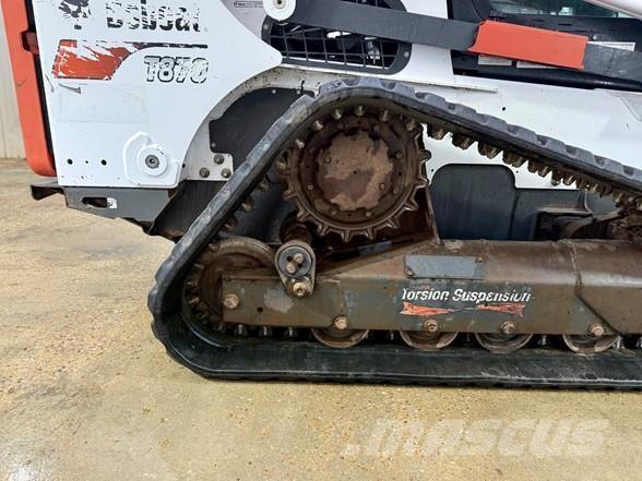 Bobcat T870 Krautuvai su šoniniu pasukimu