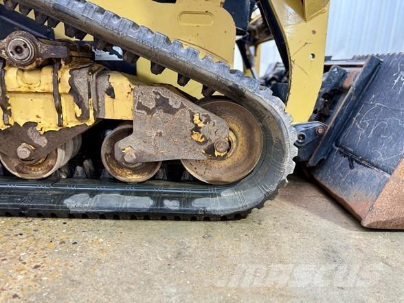 CAT 249D Krautuvai su šoniniu pasukimu