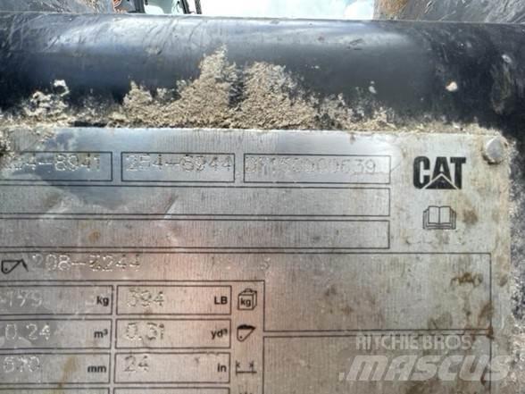 CAT 2548941 Kaušai