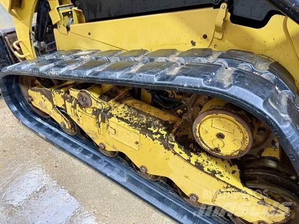 CAT 259D3 Krautuvai su šoniniu pasukimu