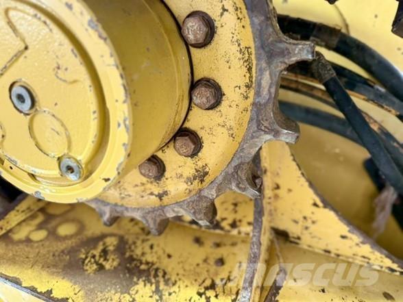 CAT 299D3 Krautuvai su šoniniu pasukimu