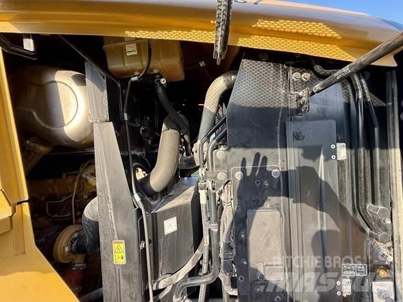 CAT 938M Naudoti ratiniai krautuvai