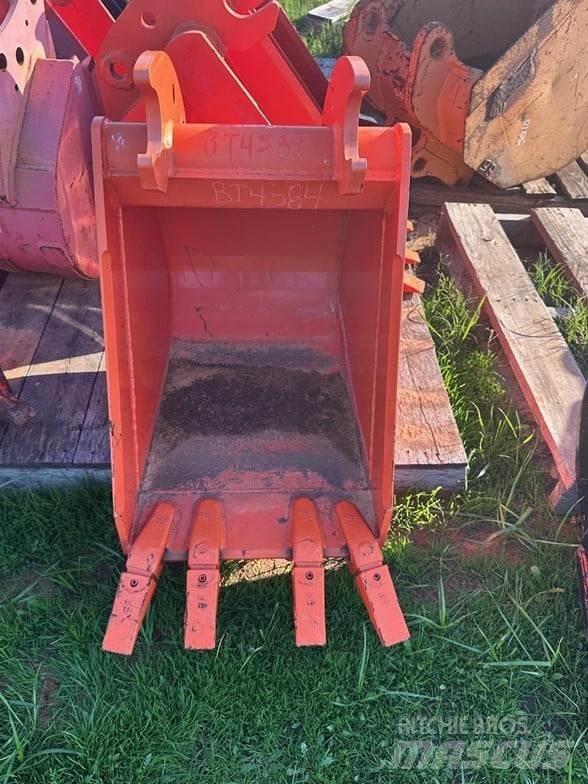 Kubota BT4584 Kaušai