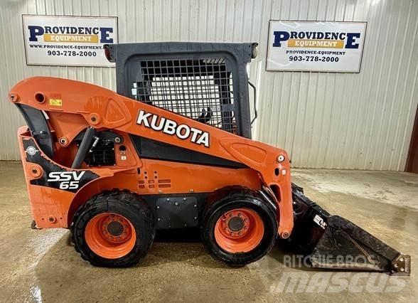 Kubota SSV65 Krautuvai su šoniniu pasukimu