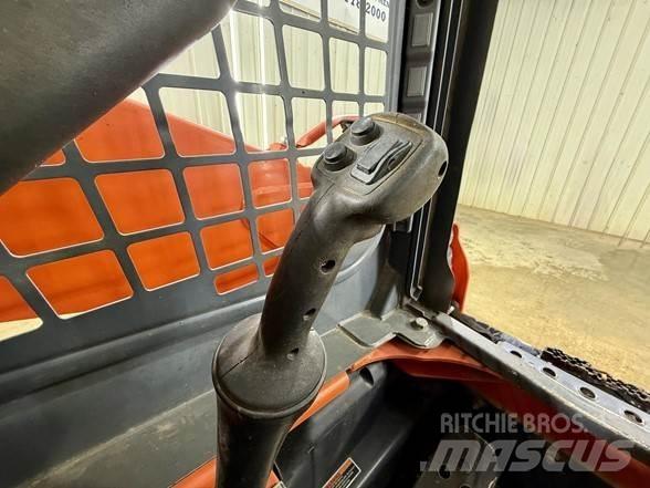 Kubota SSV65 Krautuvai su šoniniu pasukimu