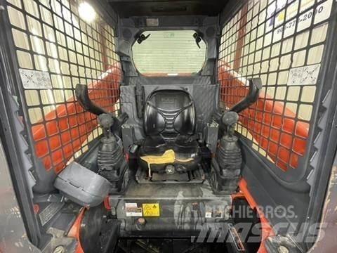 Kubota SSV75 Krautuvai su šoniniu pasukimu