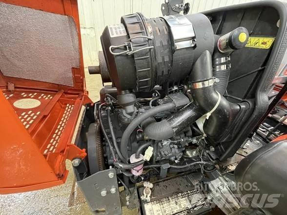 Kubota ZD1211 Žoliapjovės su lankstiniu vairavimo mechanizmu