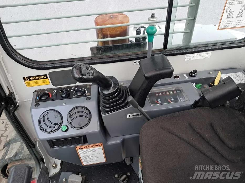 Takeuchi TB 153 FR Vikšriniai ekskavatoriai