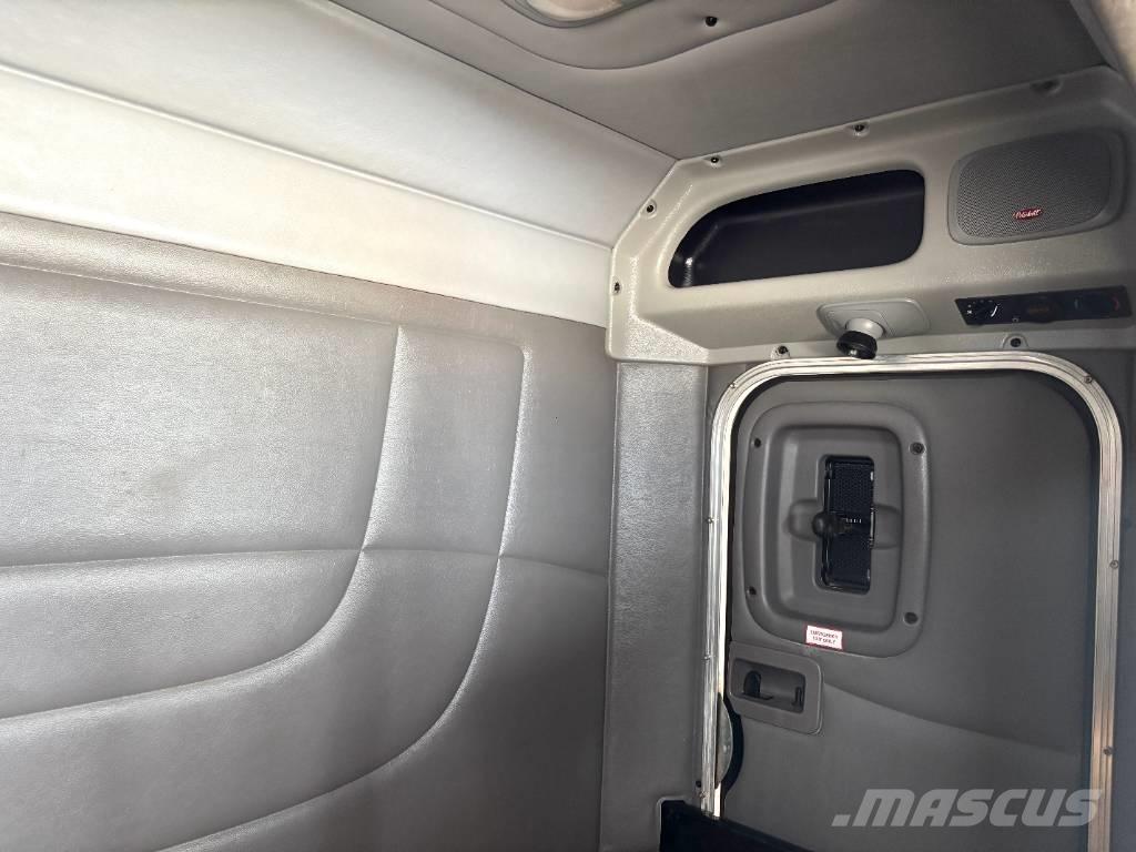 Peterbilt 389 Naudoti vilkikai