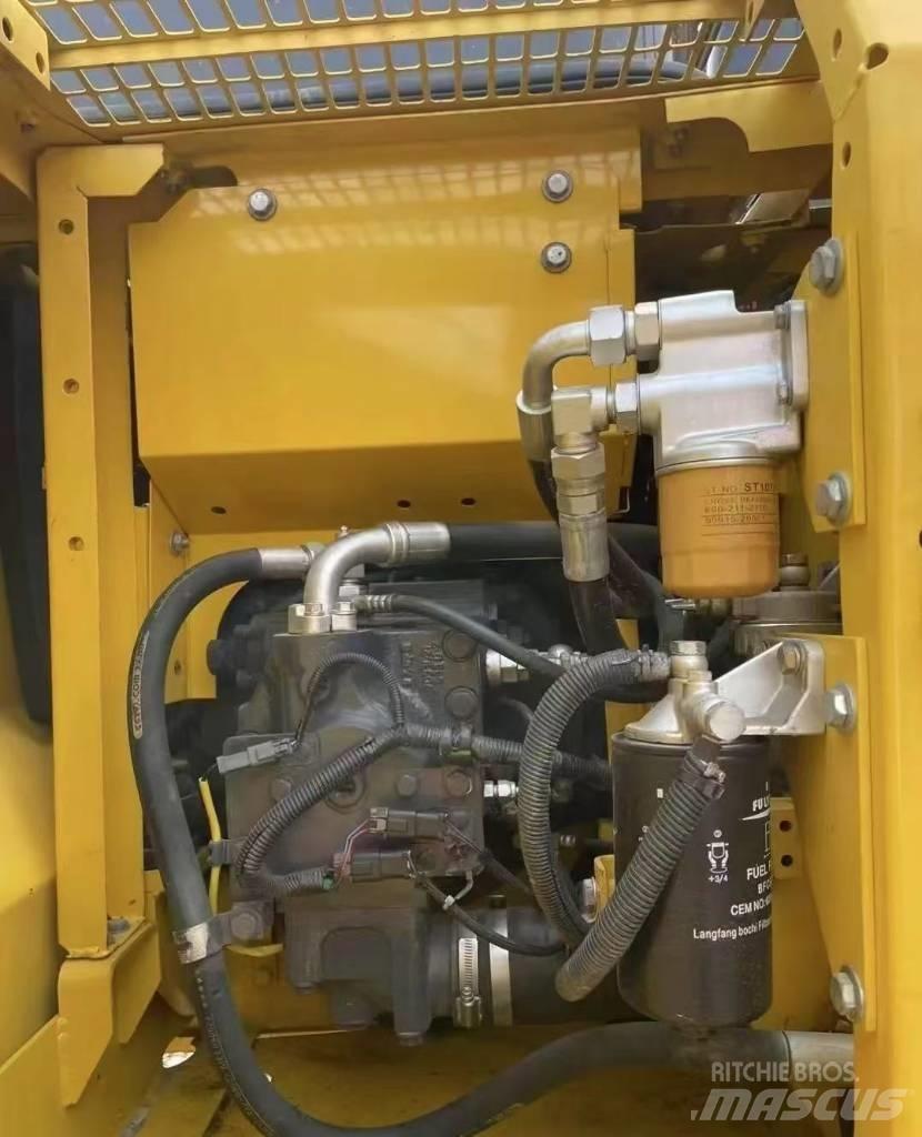 Komatsu PC 130 Vikšriniai ekskavatoriai