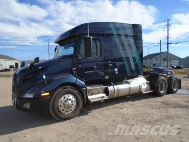 Volvo VNL740 Naudoti vilkikai