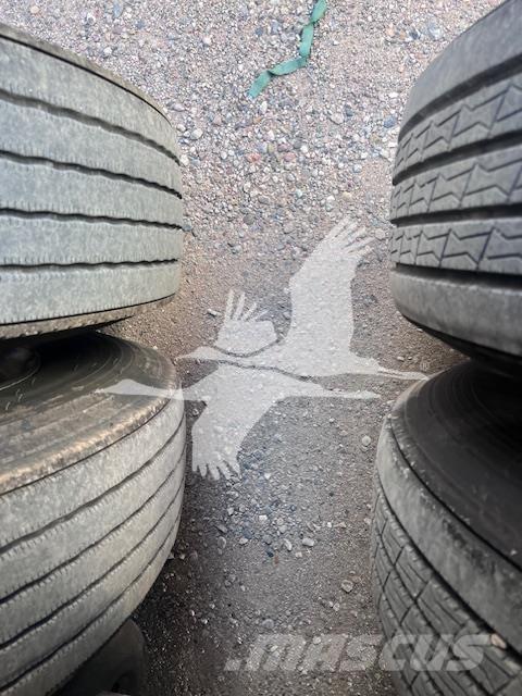 Utility 3000R Puspriekabės su izoterminiu kėbulu