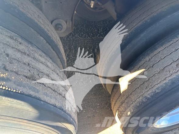 Utility 3000R Puspriekabės su izoterminiu kėbulu