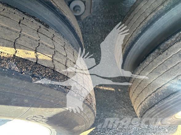 Utility 3000R Puspriekabės su izoterminiu kėbulu