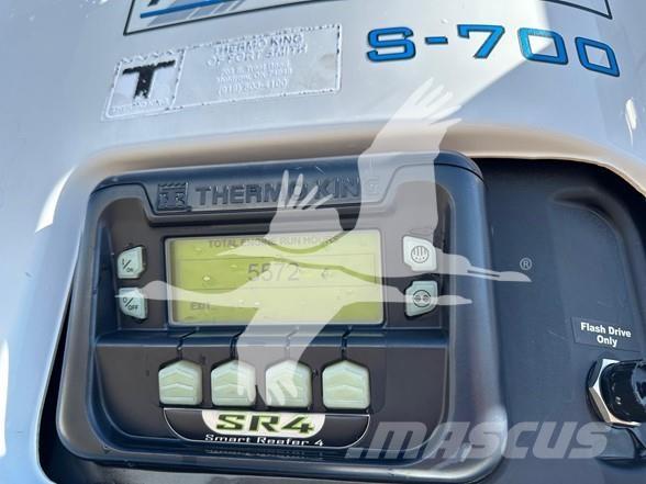 Utility 3000R Puspriekabės su izoterminiu kėbulu