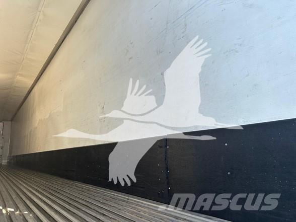 Utility 3000R Puspriekabės su izoterminiu kėbulu